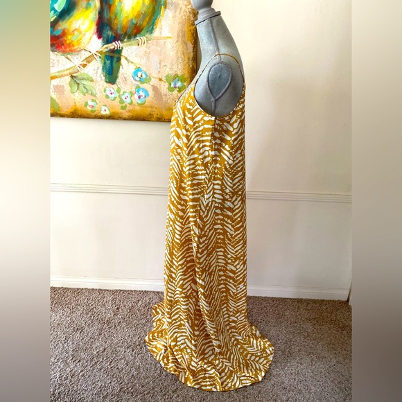 MADE WITH ❤️ SPAGHETTI STRAP LIGHTWEIGHT FLOWY MAXI DRESS SIZE LARGE 🌟NWT🌟 - Picture 4 of 12